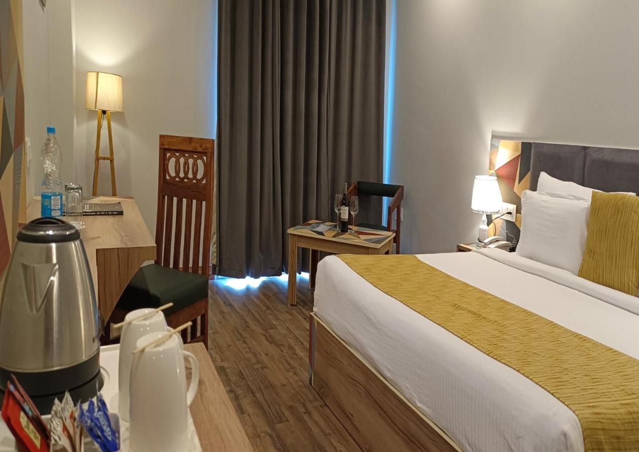 Hotel Square One By D'Polo Νταραμσάλα Εξωτερικό φωτογραφία
